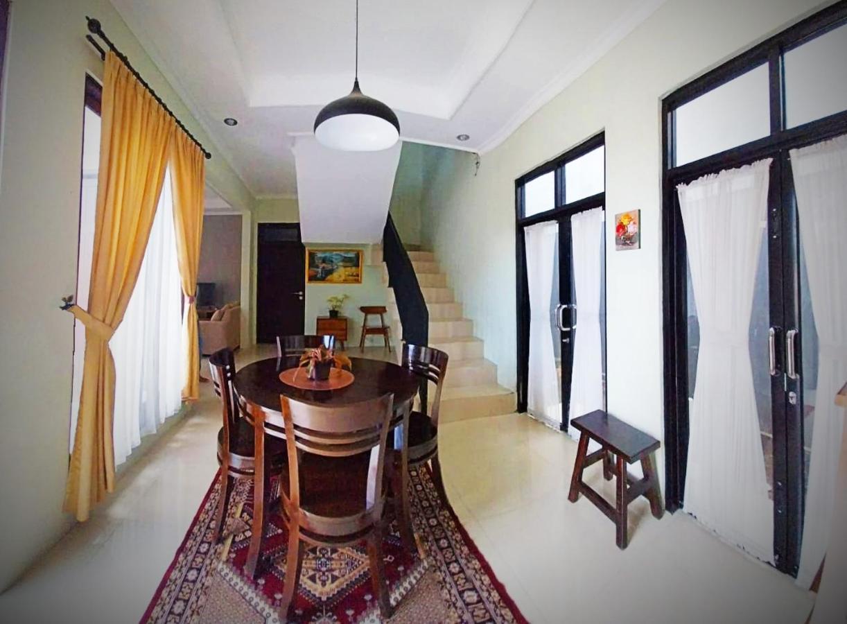 Gated 3Br Residence - 10 Mins From Malioboro ยอกยาการ์ตา ภายนอก รูปภาพ